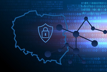 Grafika przedstawiająca dłonie na klawiaturze i diagramy oraz logo i adresy stron programu cyber.mil.pl