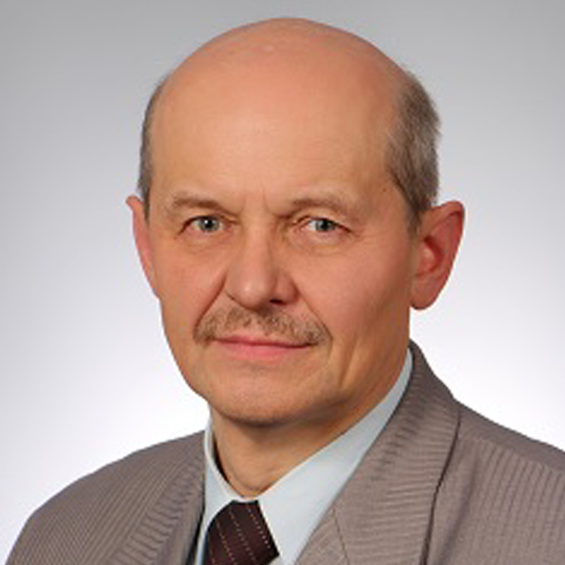 Zdjęcie prodziekana do spraw naukowych Janusza Furtaka
